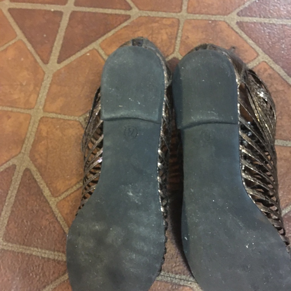 Shoe - Picture 4 of 4